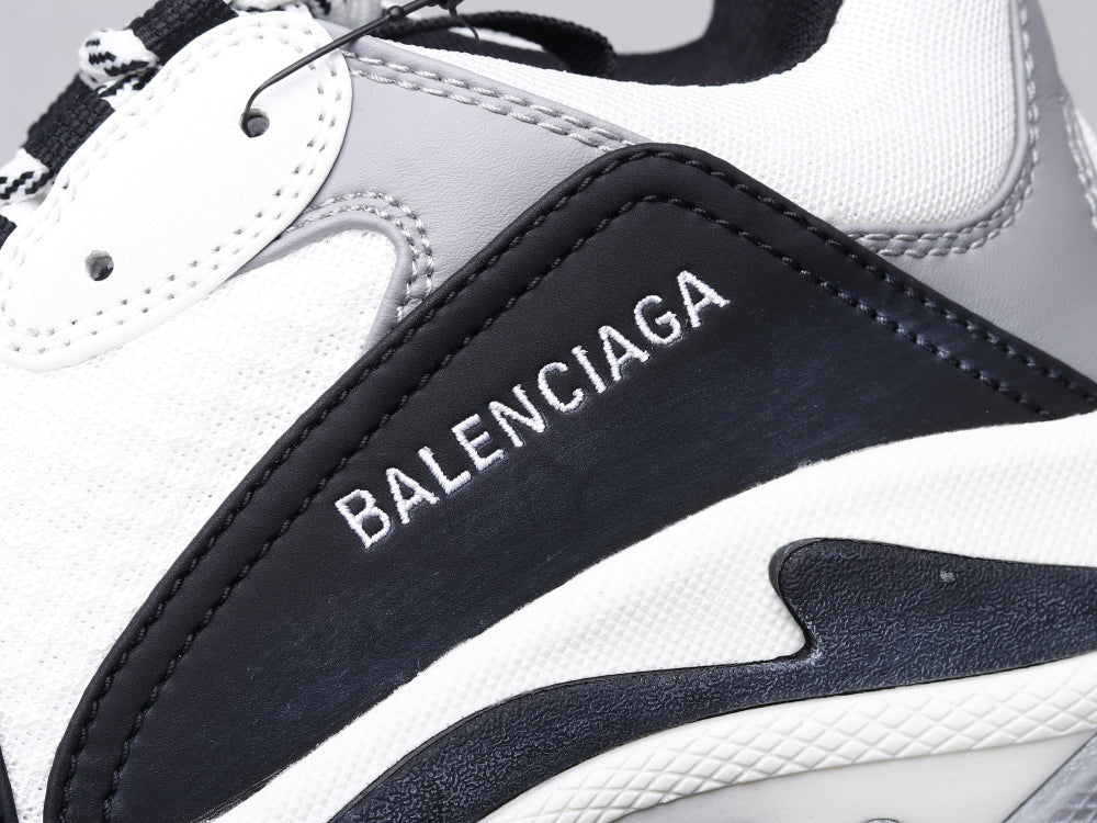 BL - Bla Triple-S Black And White Sneaker