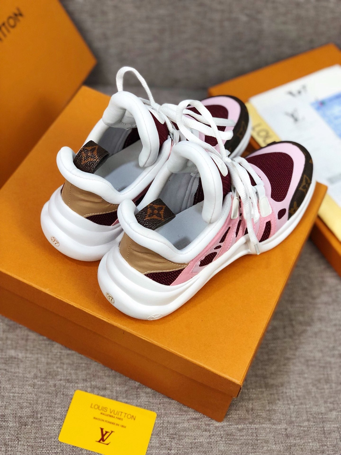 BL - LUV Archlight Pink Brown Sneaker