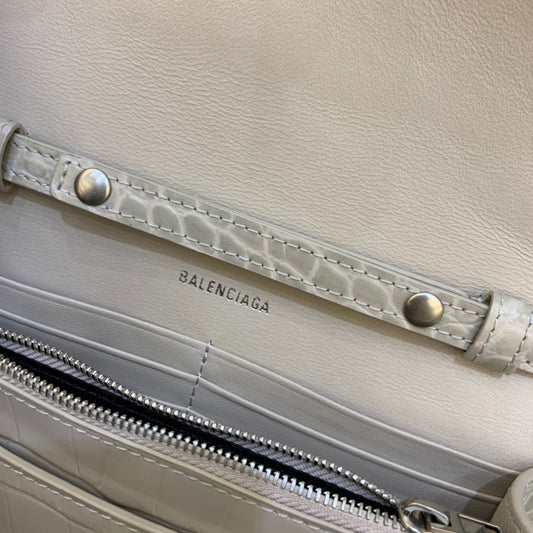 Balen Hourglass Wallet On Chain in Beige, For Women, Bags 7.6in/19cm