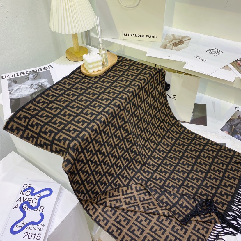 High Quality FEI Scarf 018