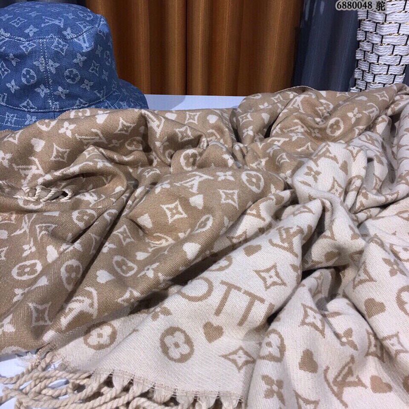 High Quality LUV Scarf 032