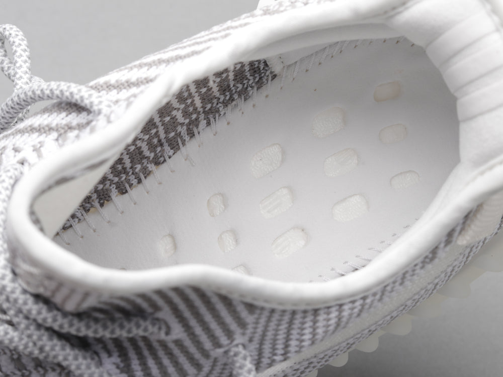 BL - Yzy 350 White Angel Sneaker