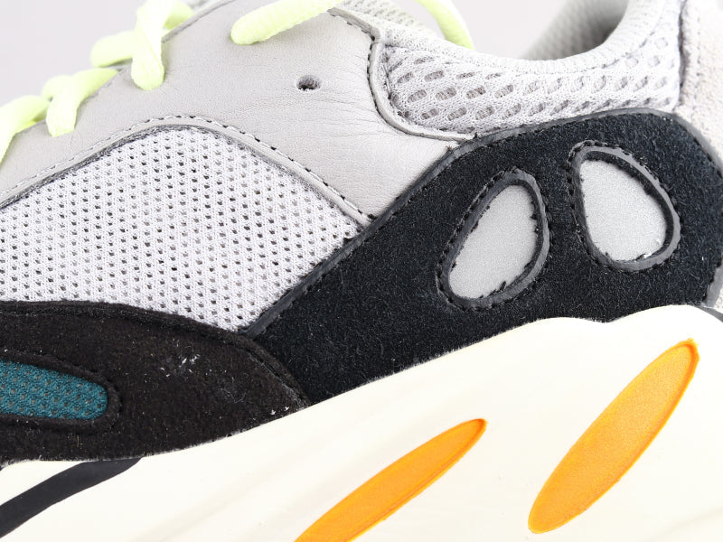 BL - Yzy 700 Wave Sneaker