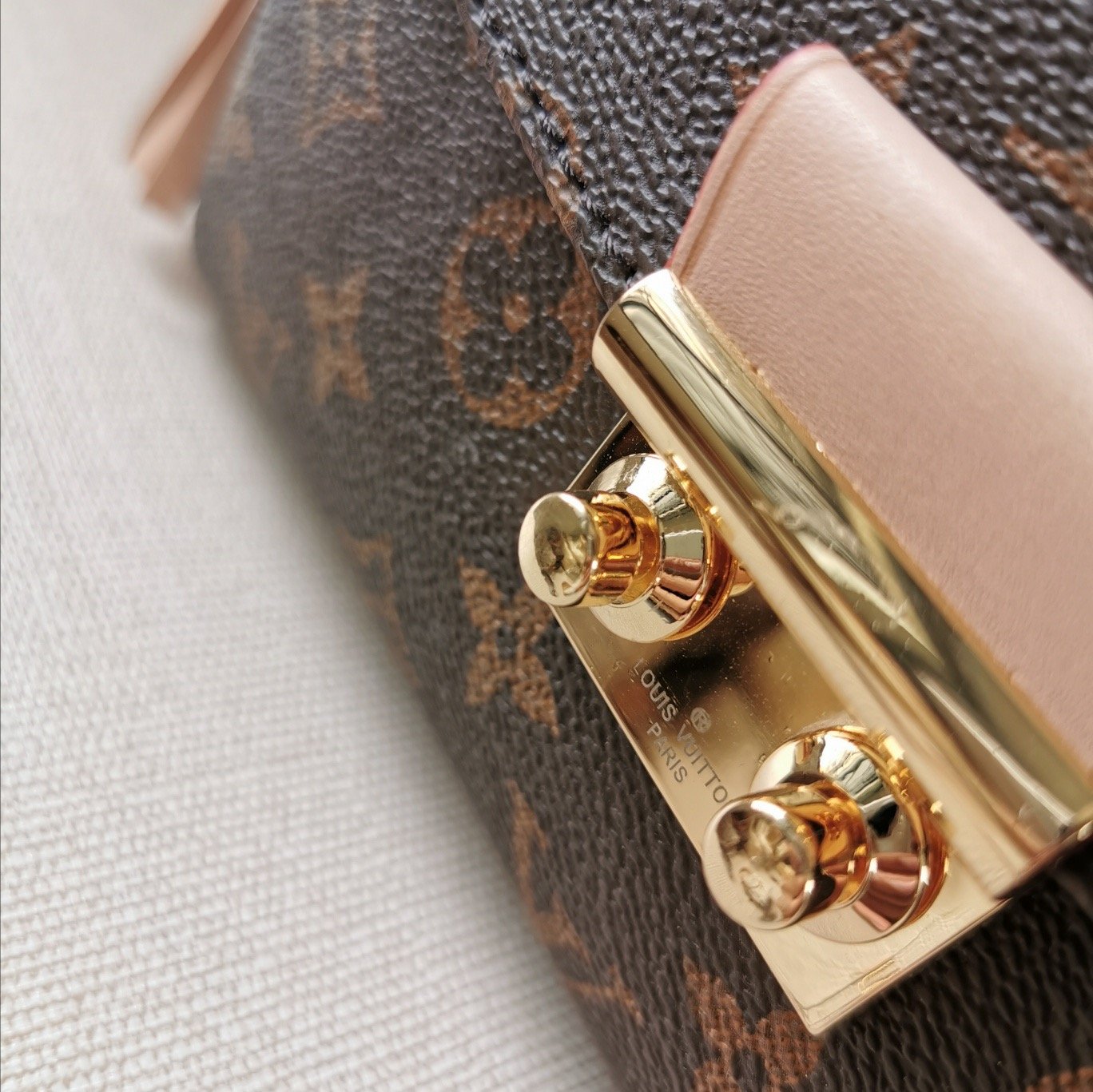 BL - High Quality Bags LUV 255