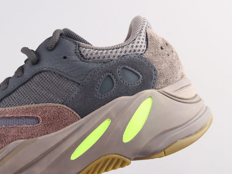 BL - Yzy 700 Mauve Sneaker