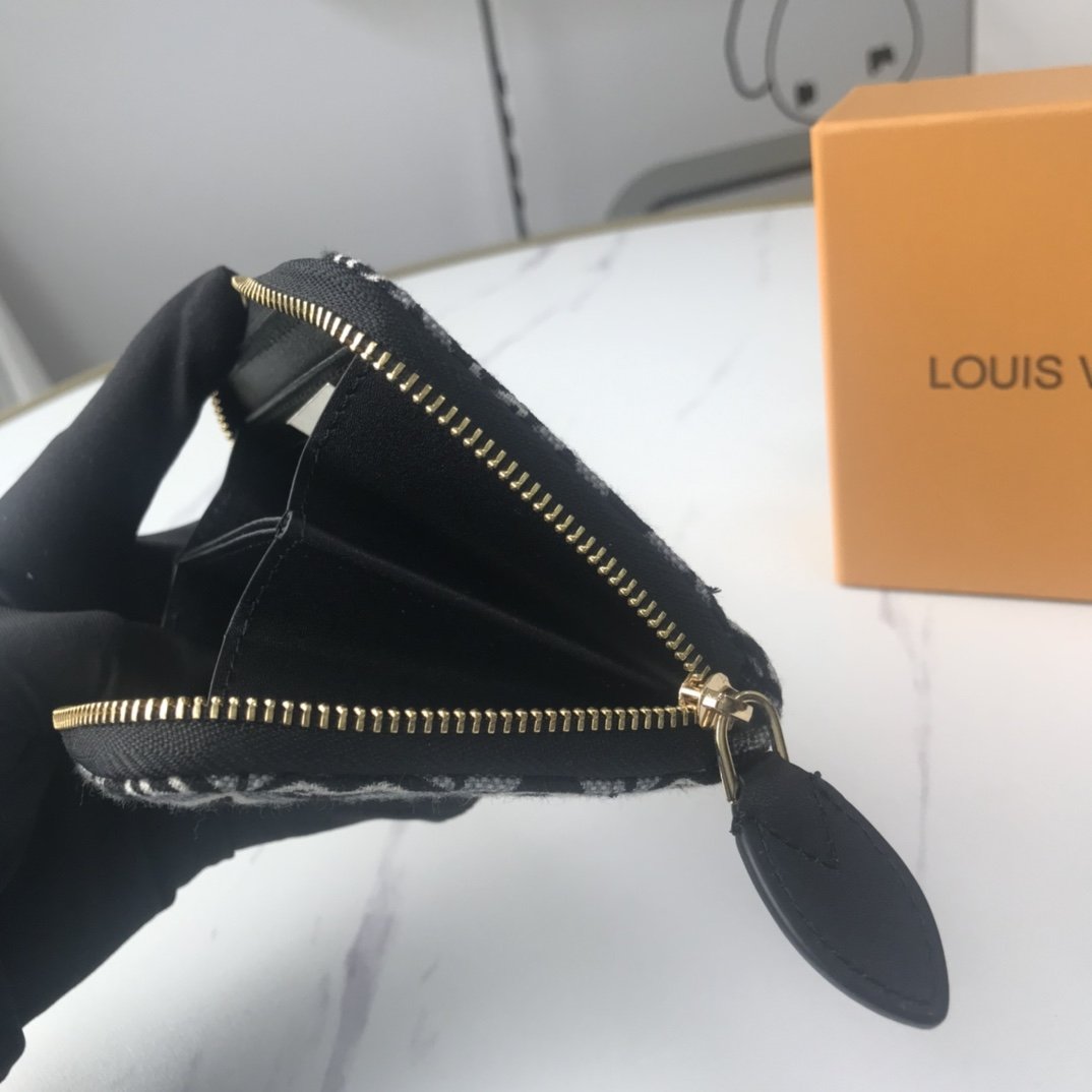 BL - High Quality Wallet LUV 023