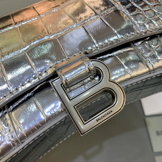 Balen Hourglass Wallet On Chain in Sliver, For Women, Bags 7.6in/19cm 6560501S4CY8110