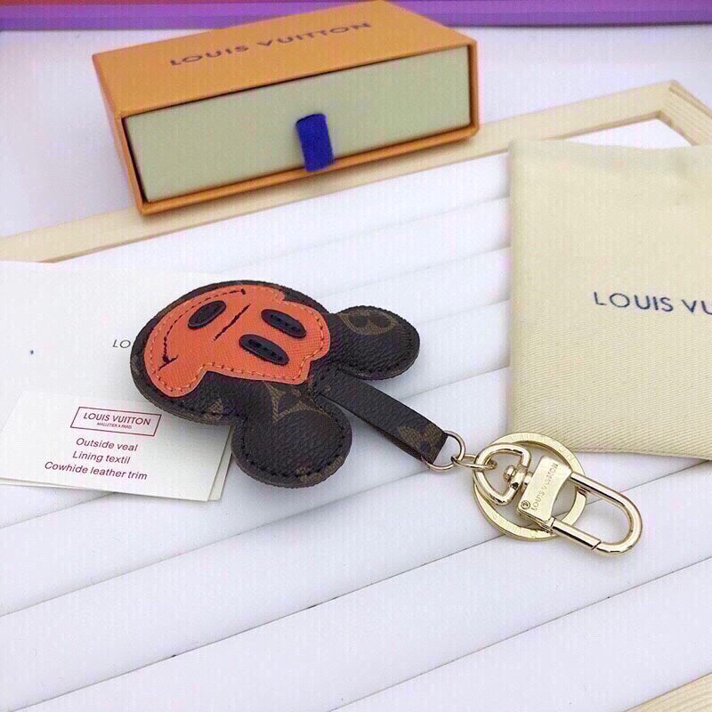 BL -High Quality Keychains LUV 054