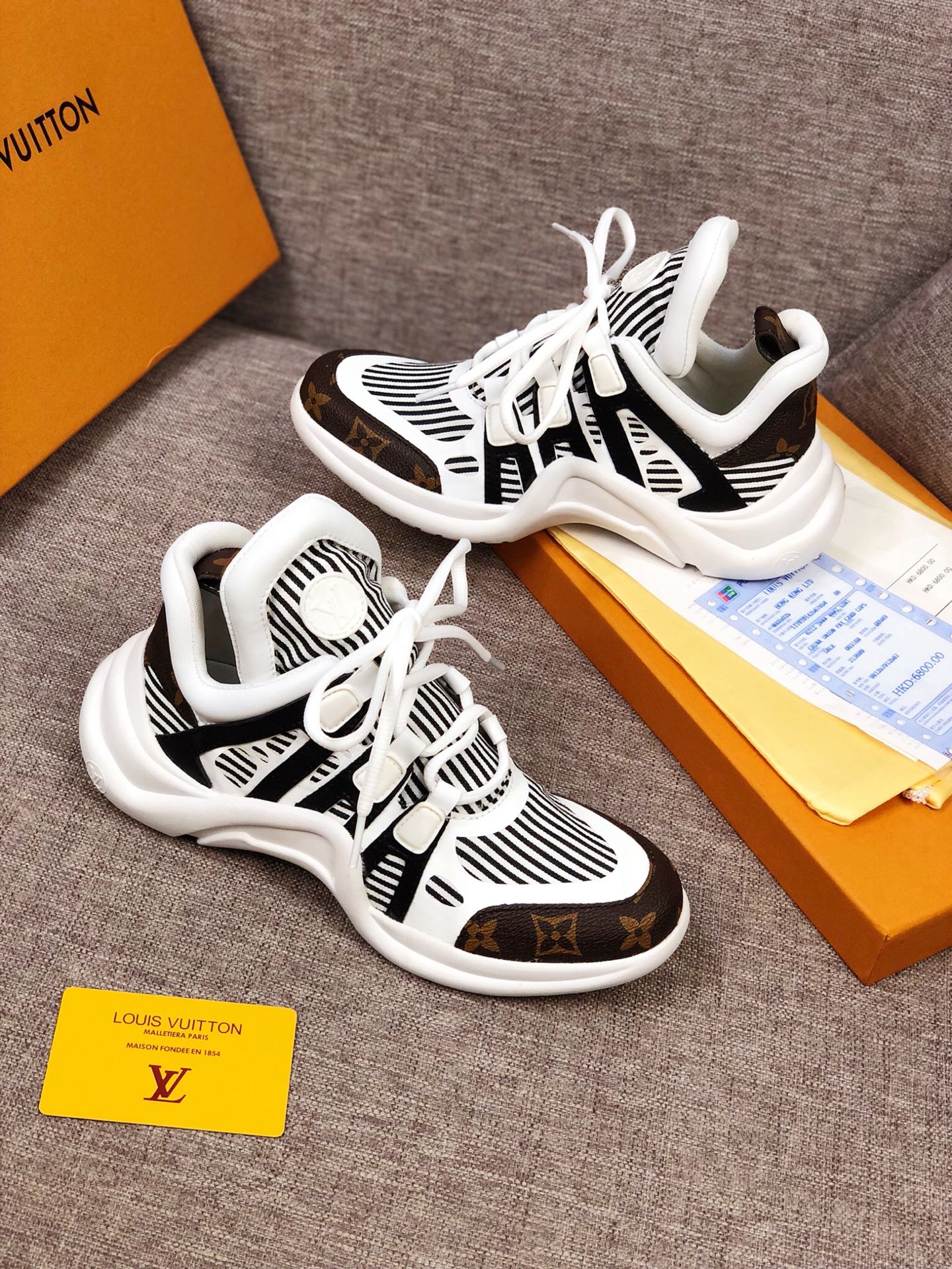 BL - LUV Archlight Black White Sneaker