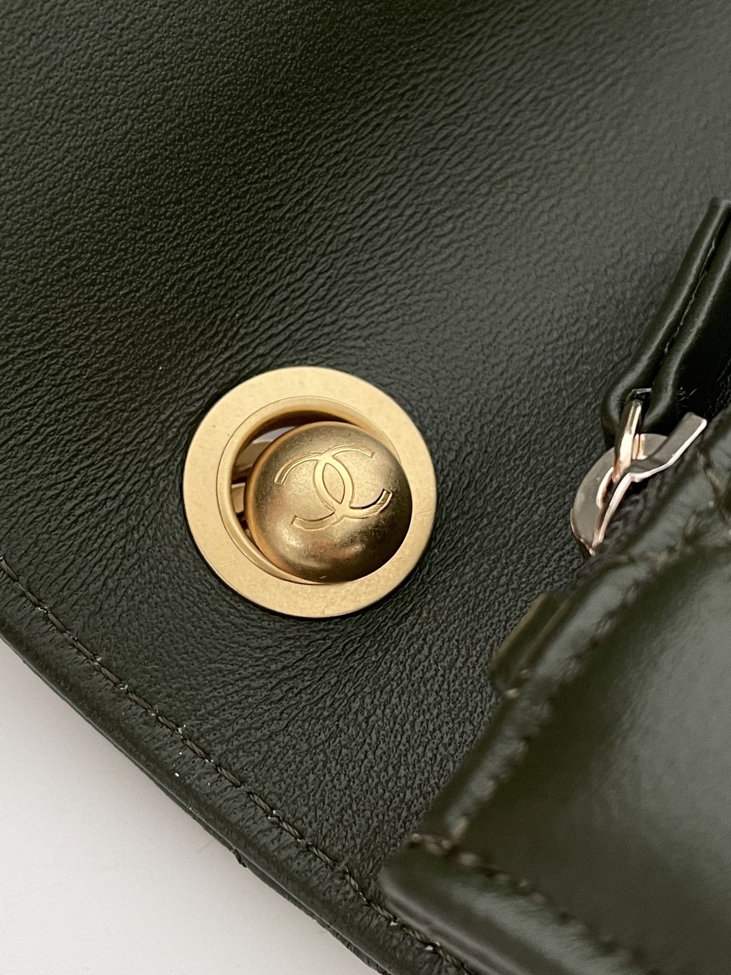 ChanelWallet With Strap Dark Green For Women, Women’s Bags 6.7in/17cm