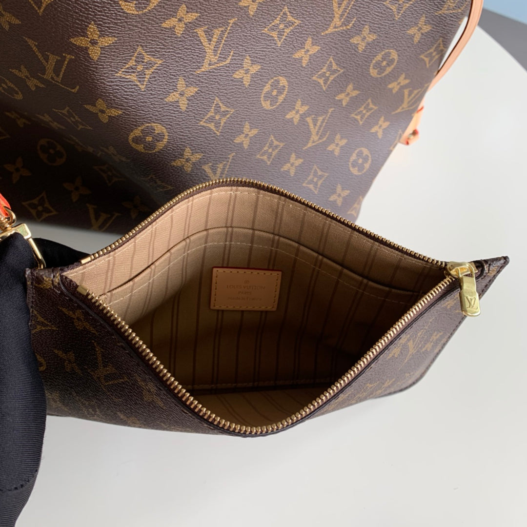 M40995 Neverfull MM Shoulder tote bag Monogram Apricot inside