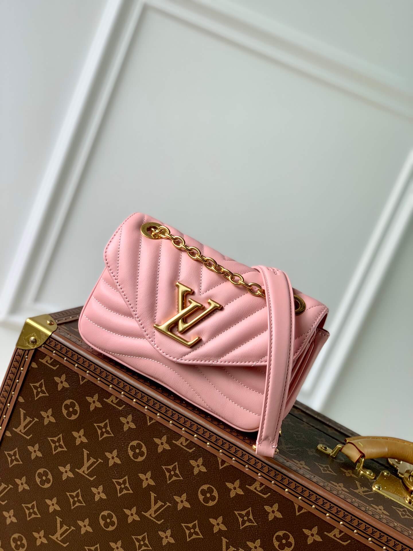 M20686 New Wave pink 21cm COWHIDE REAL LEATHER