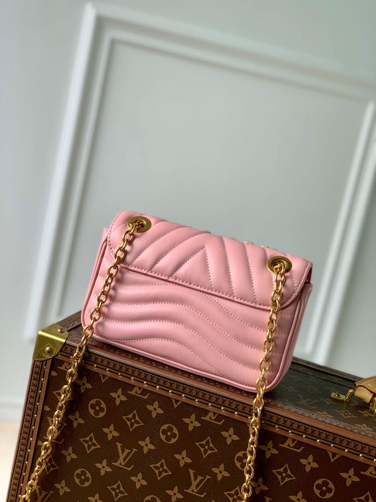 M20686 New Wave pink 21cm COWHIDE REAL LEATHER