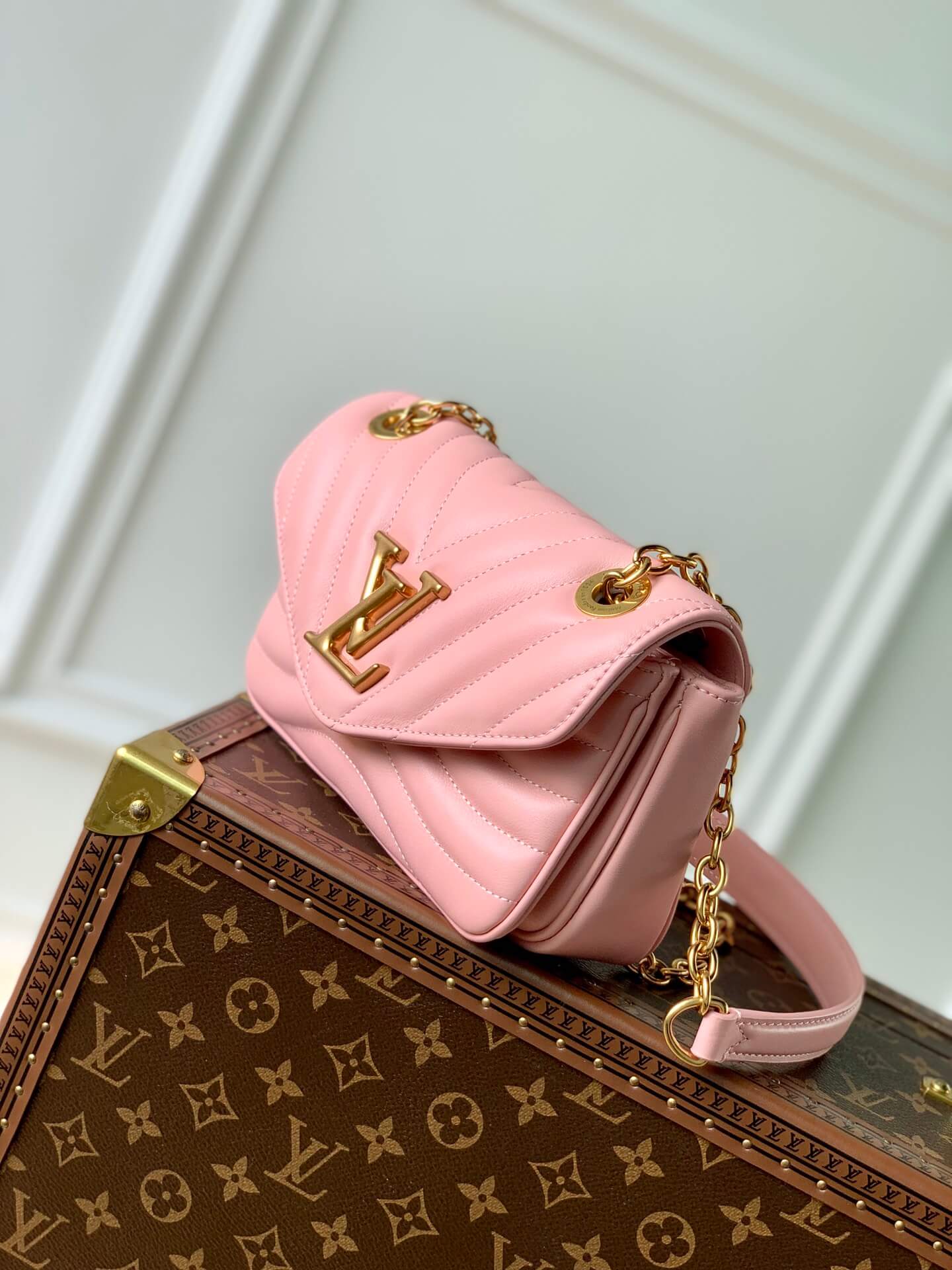 M20686 New Wave pink 21cm COWHIDE REAL LEATHER