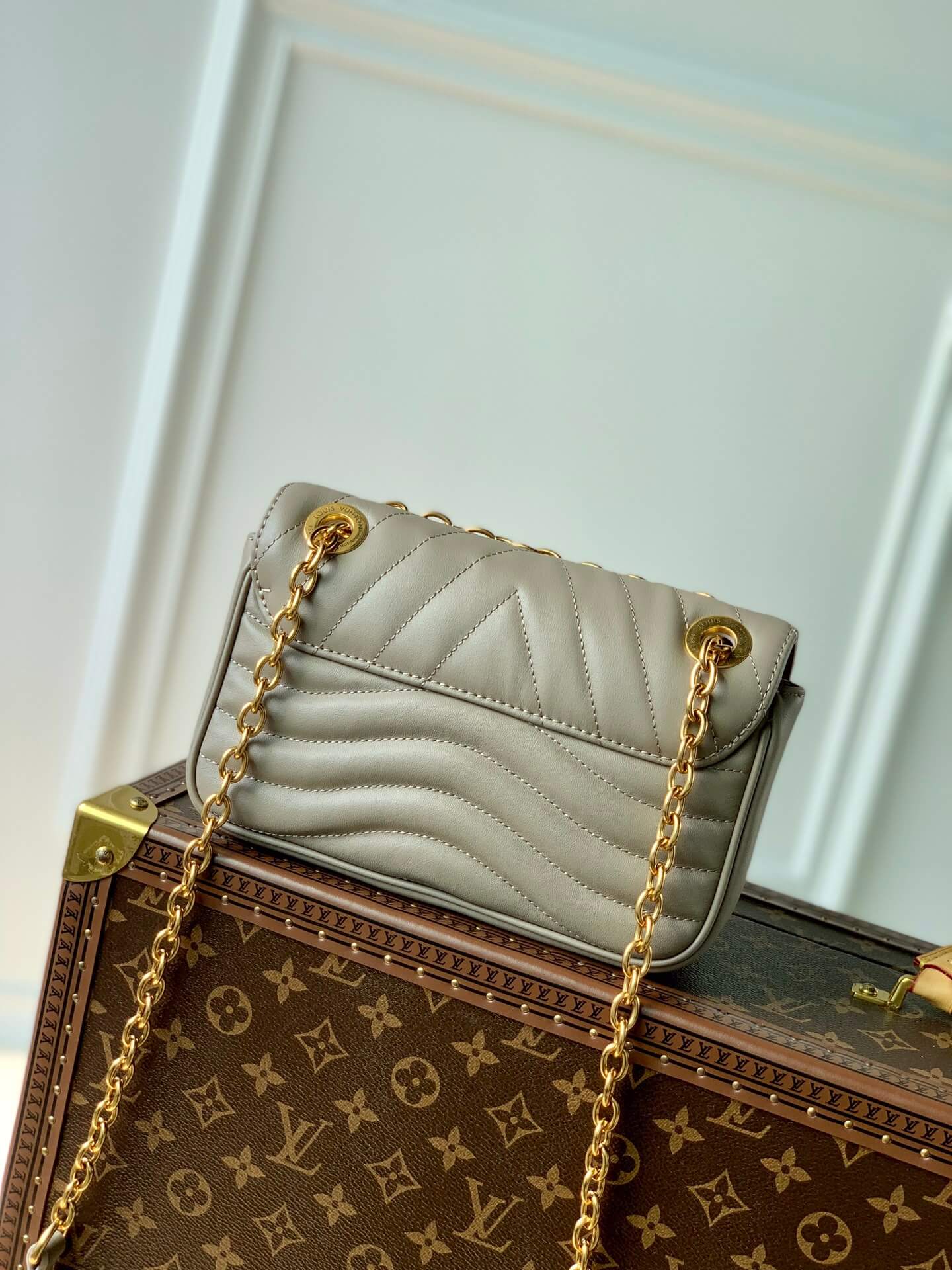 M20838 New Wave grey 21cm COWHIDE REAL LEATHER