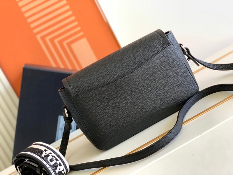 Oz - Fei Bags - 950