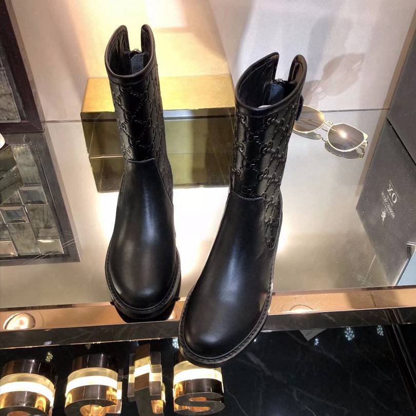 GUCCI WOMEN'S GUCCISSIMA SHORT ZIP BOOTS BLACK