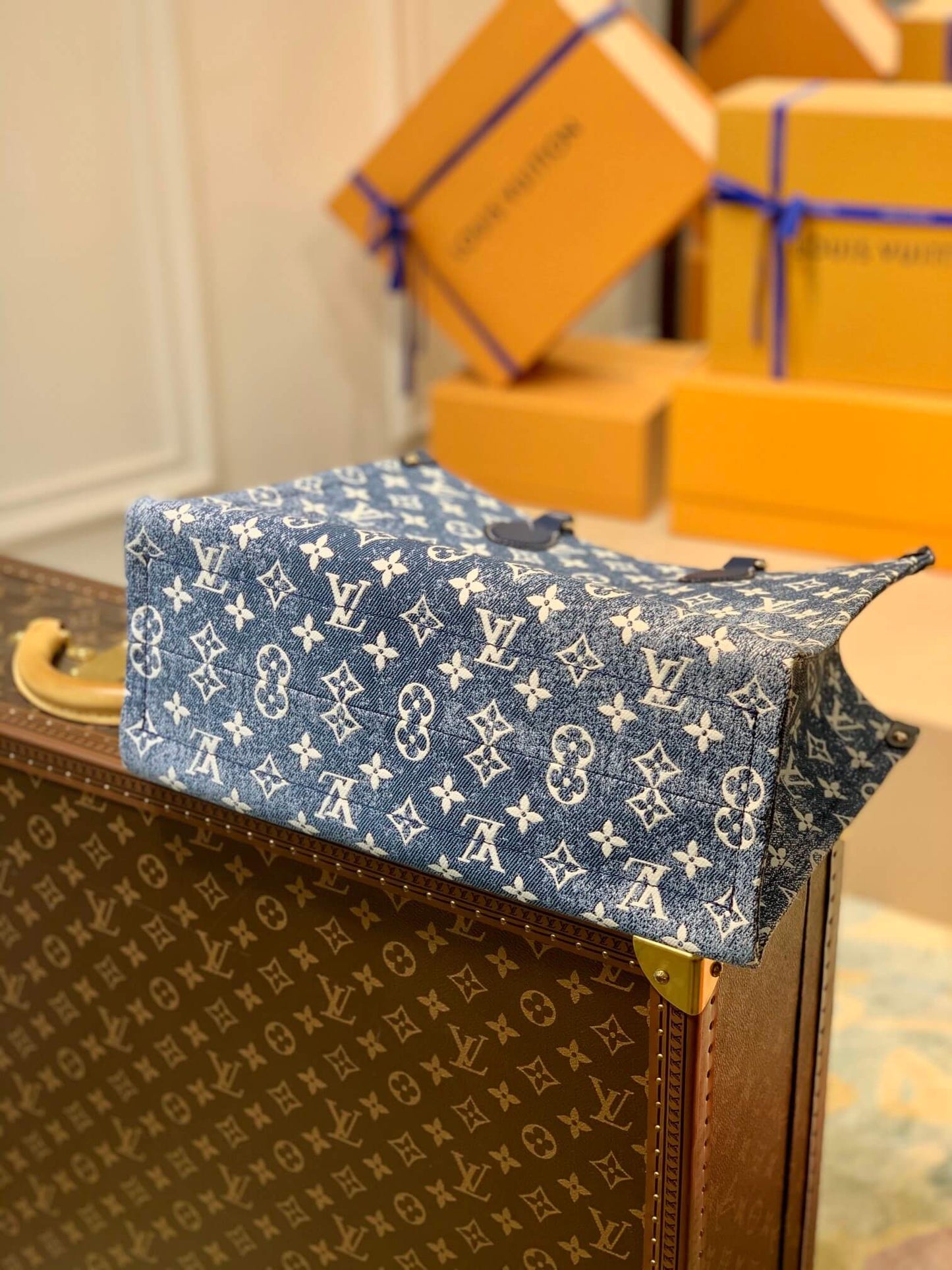 ONTHEGO MM M59608 Denim Leather Bag Navy Blue