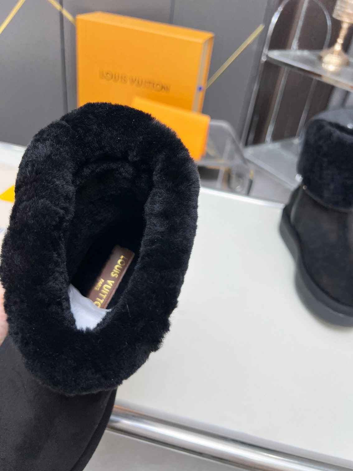 LV ASPEN PLATFORM ANKLE BOOT BLACK 1AC78O