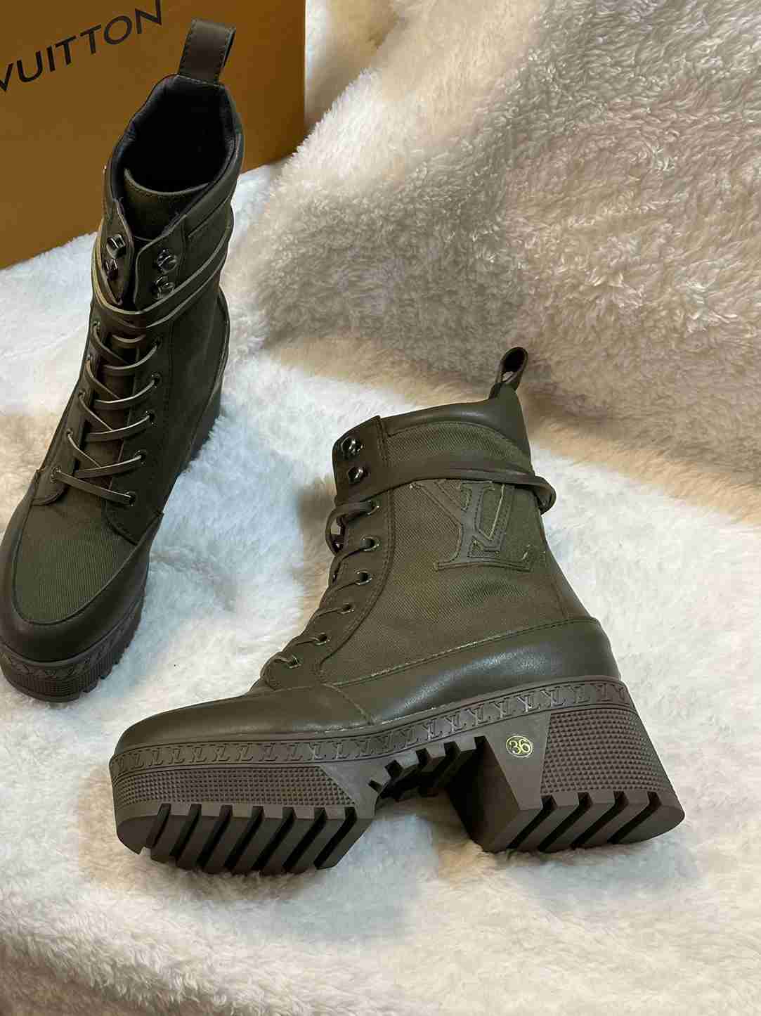 LV LAUREATE PLATFORM DESERT BOOT KAKI GREEN 1AC7S9