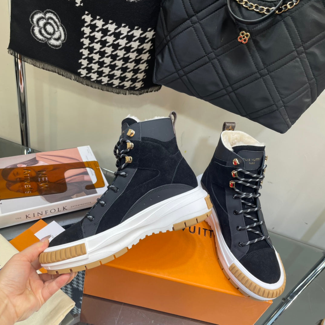 LV SQUAD SNEAKER BOOTS BLACK