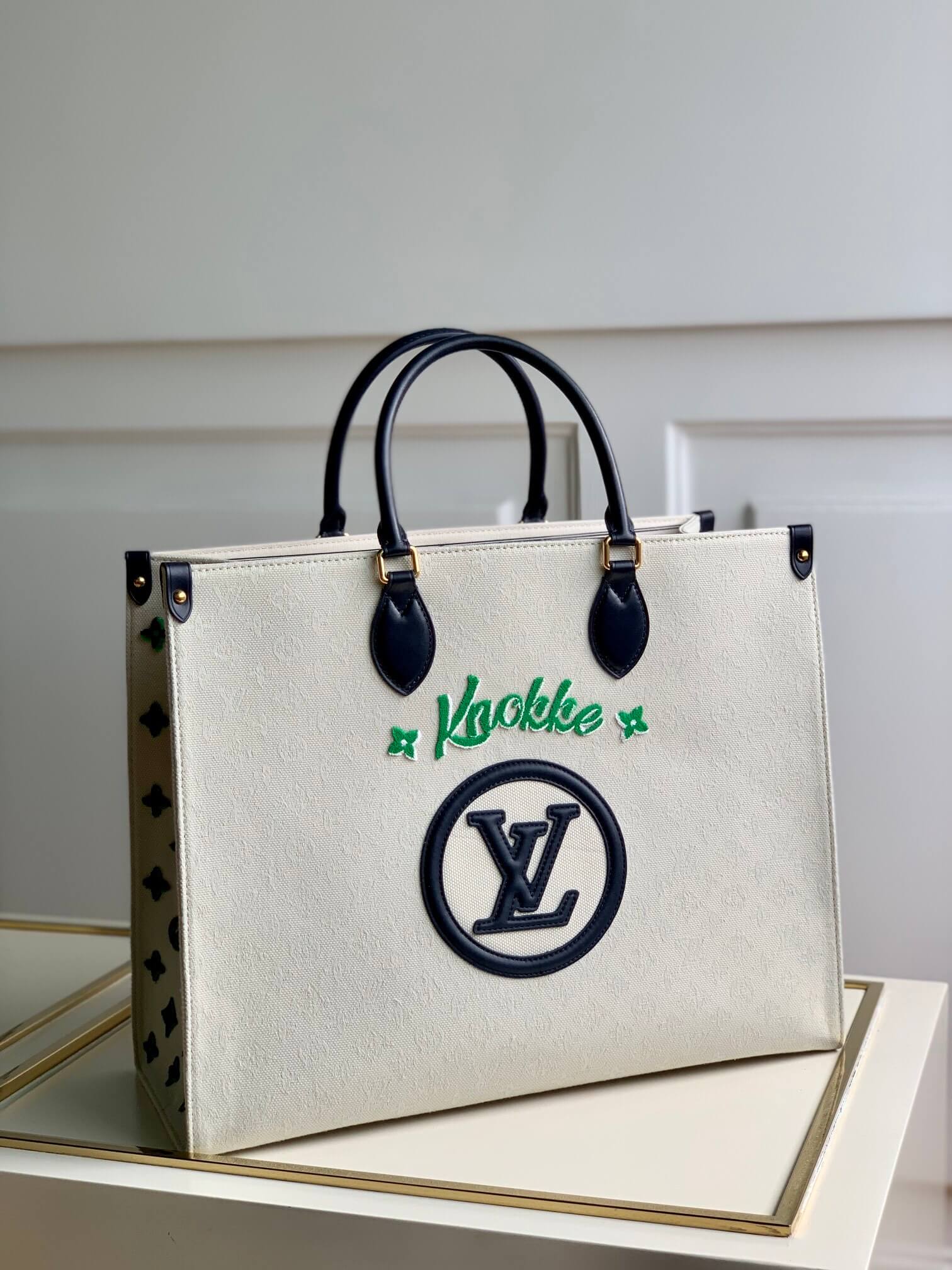 M20815 ONTHEGO TOTE BAG EMBROIDERED AND LEATHER TRIM SMALL 35 BLACK GREEN