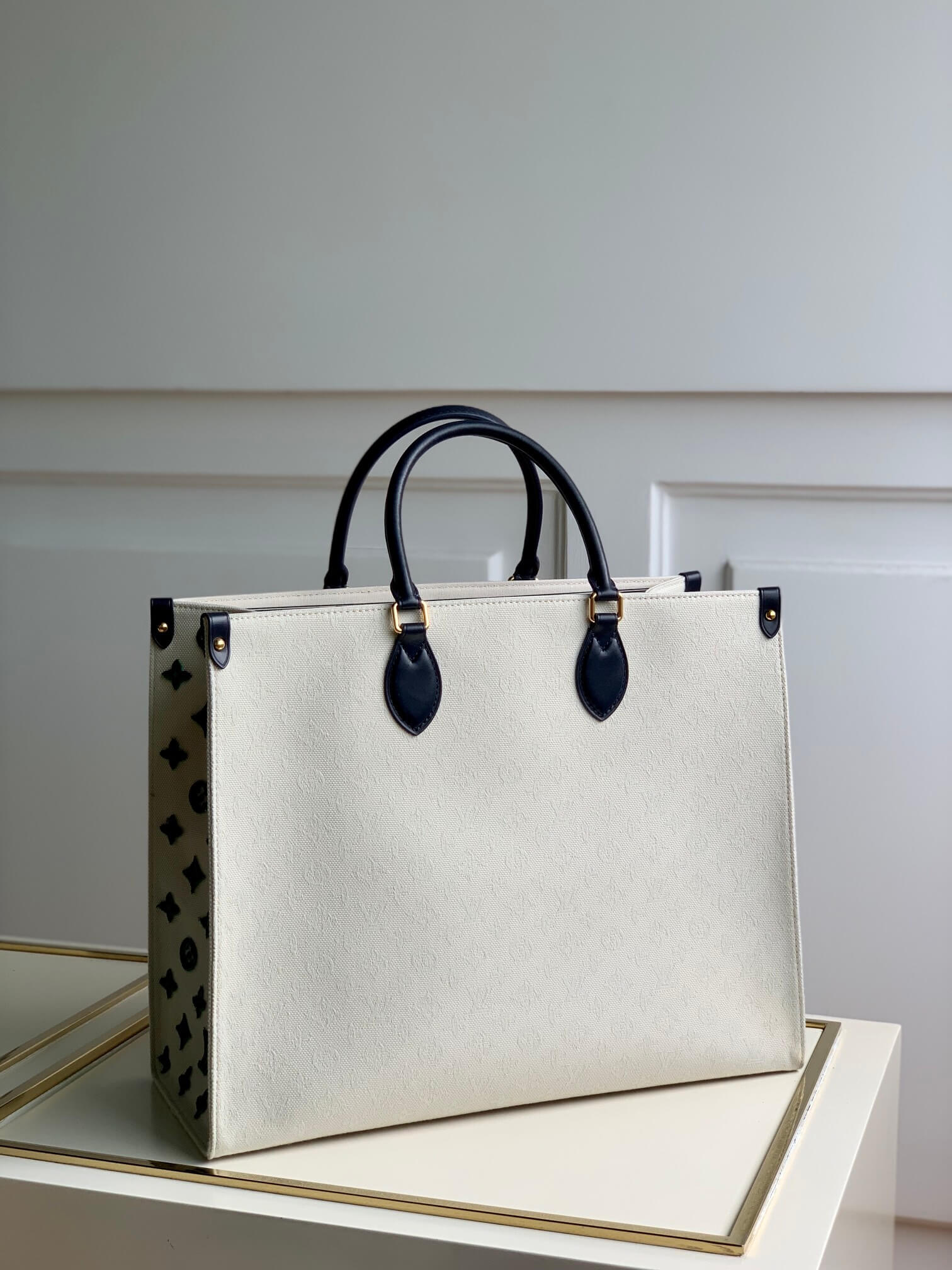 M20815 ONTHEGO TOTE BAG EMBROIDERED AND LEATHER TRIM SMALL 35 BLACK GREEN