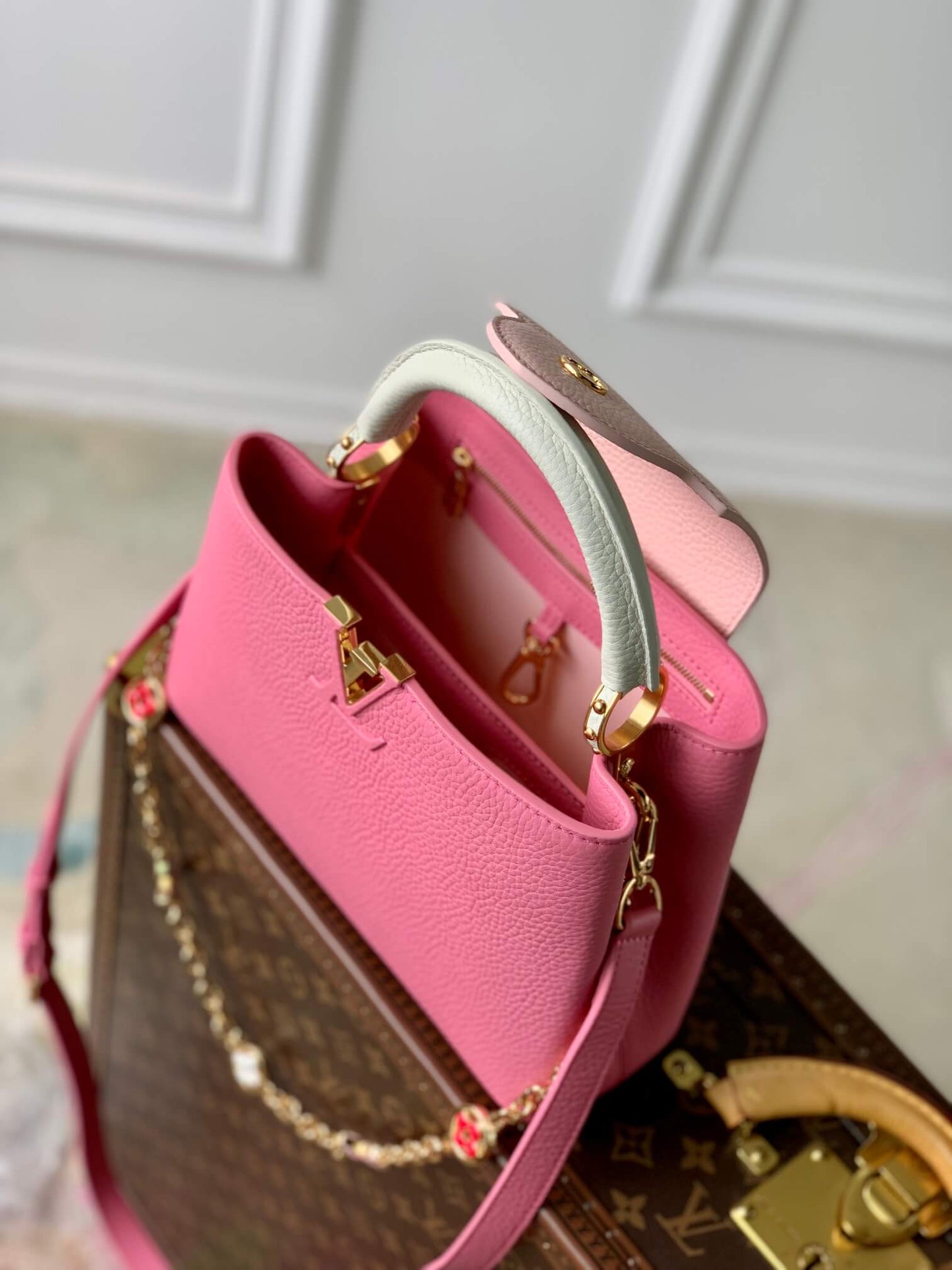 M22375 Capucines MINI Taurillon 21cm pink COWHIDE/ REAL LEATHER