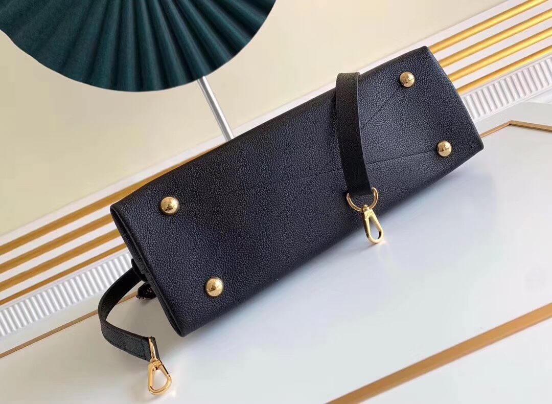 M44866 shoulder bag Handbag calfskin black Small size