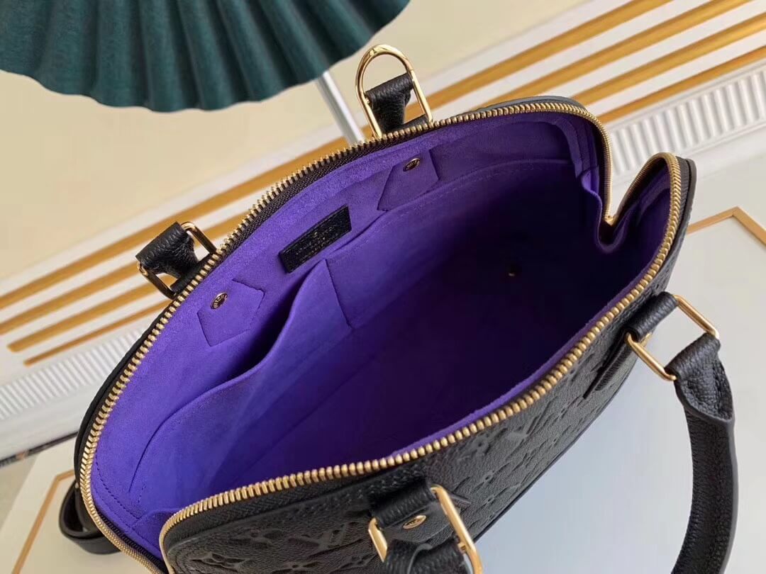 M44866 shoulder bag Handbag calfskin black Small size