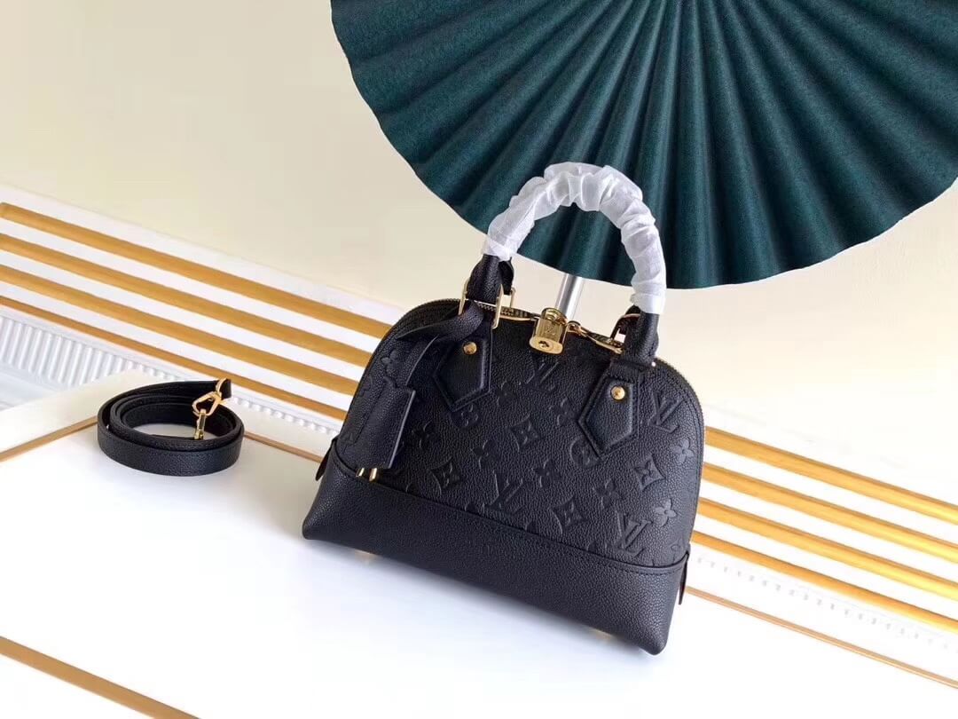 M44866 shoulder bag Handbag calfskin black Small size