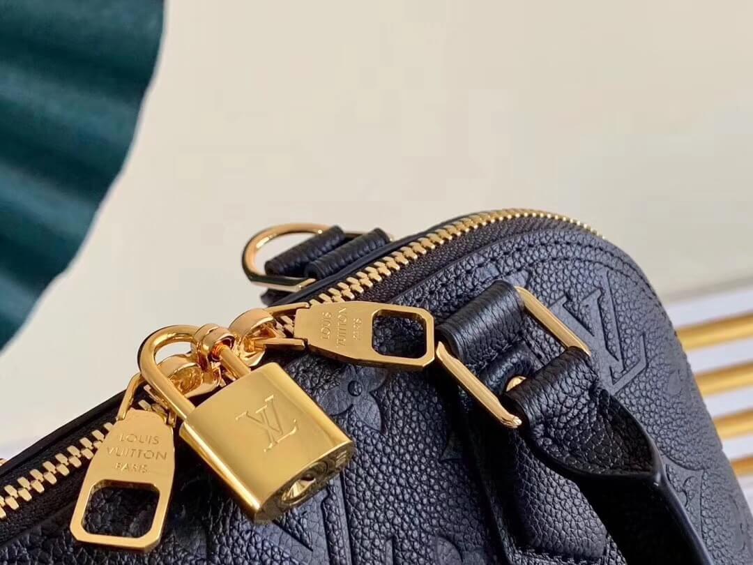 M44866 shoulder bag Handbag calfskin black Small size