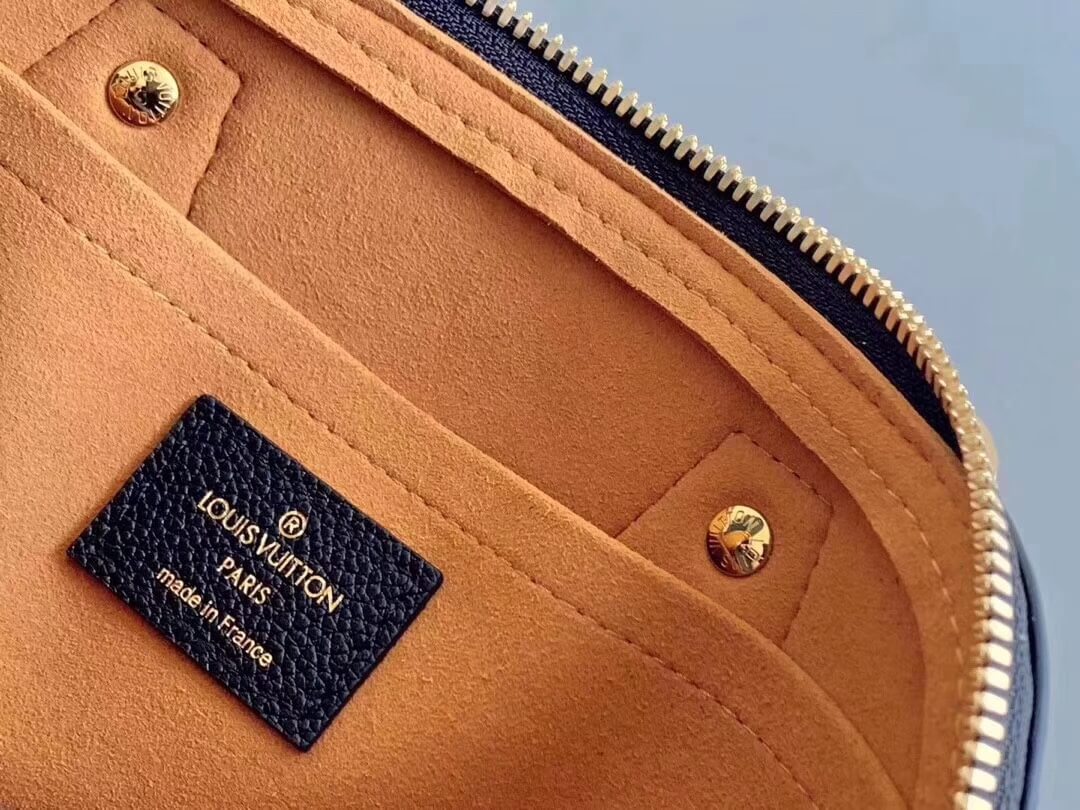 M44866 shoulder bag Handbag calfskin black Small size