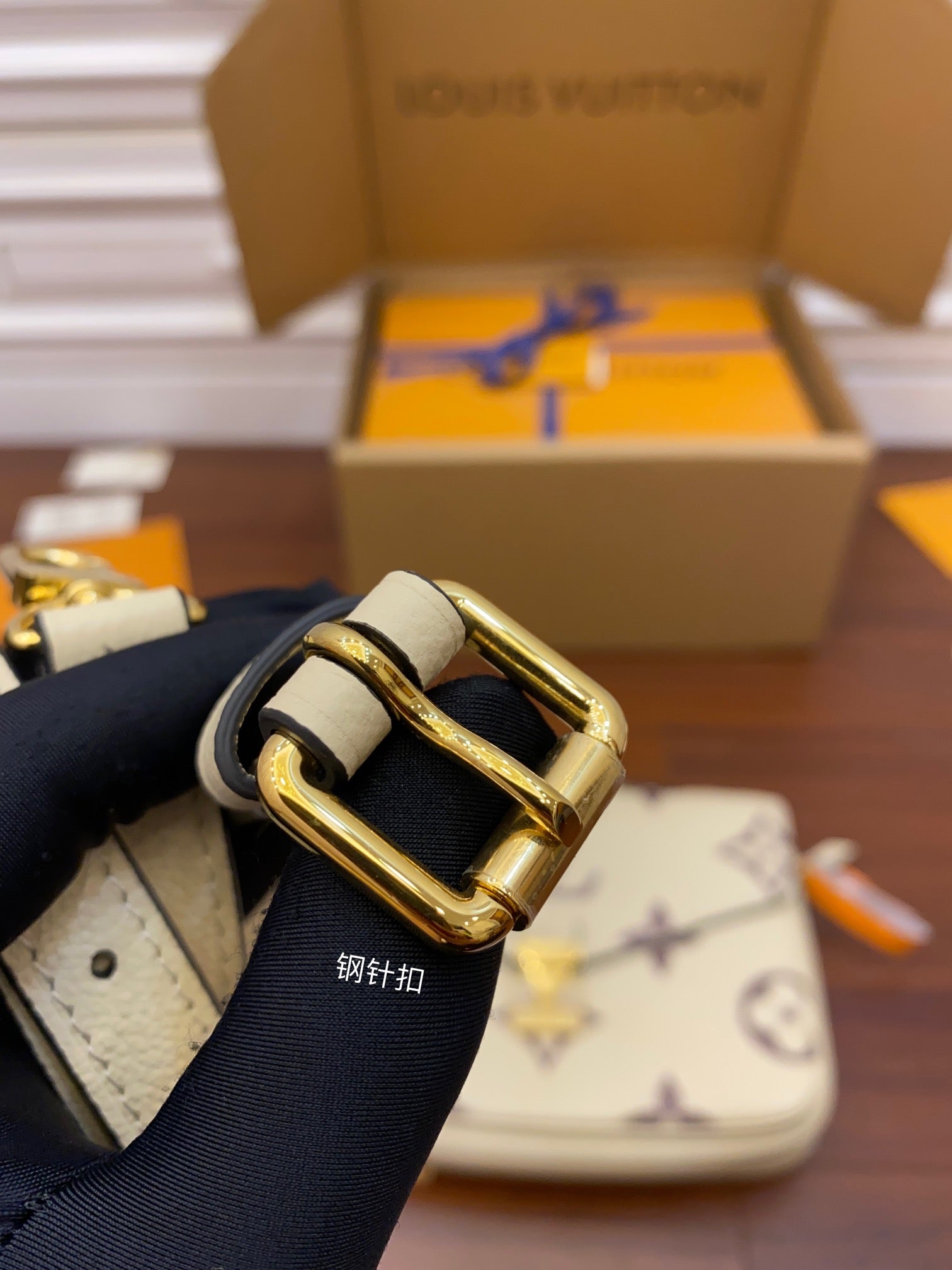 M45596 POCHETTE MÉTIS SHOULDER CROSS BODY BAGS WHITE 25cm