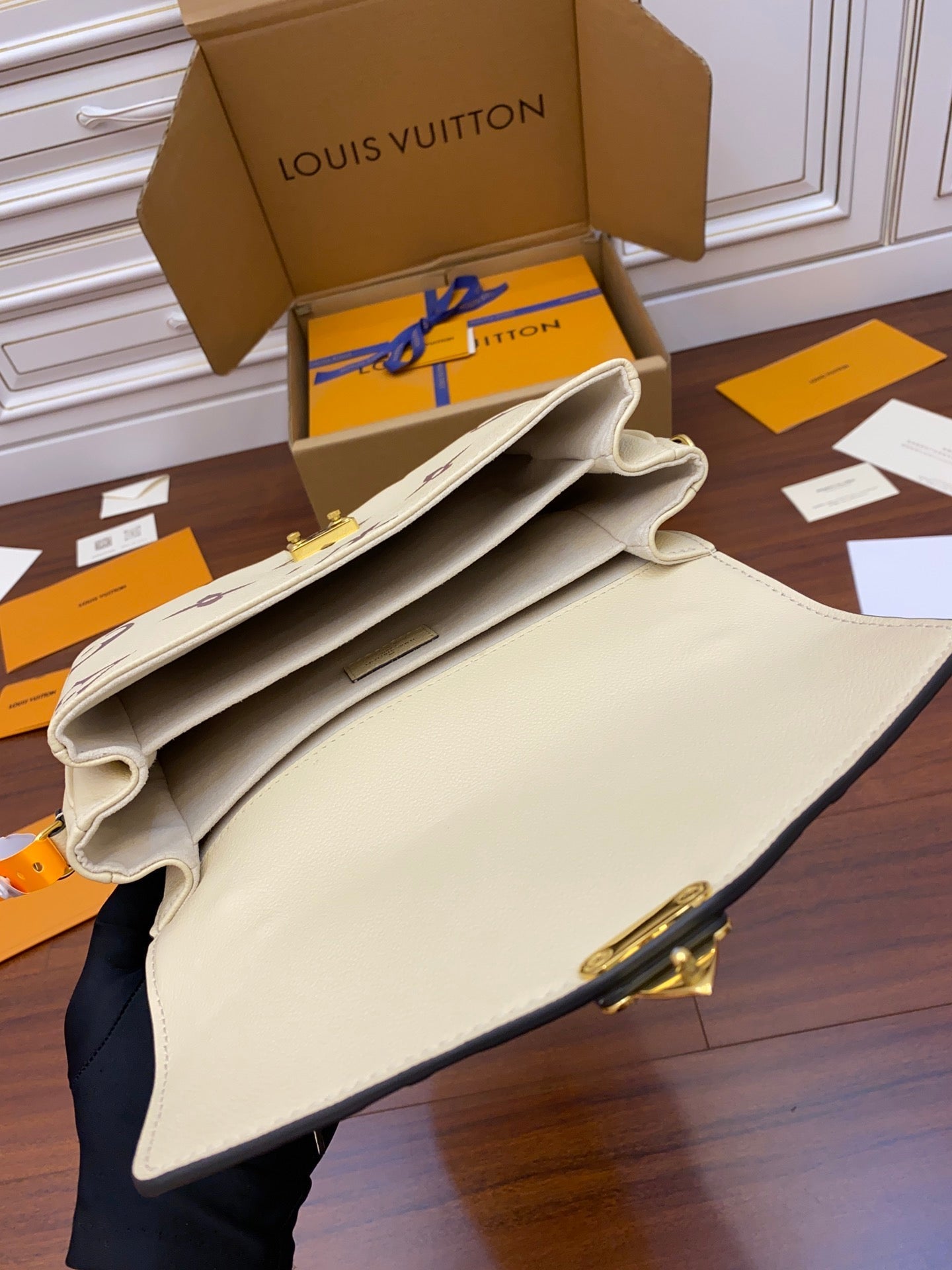 M45596 POCHETTE MÉTIS SHOULDER CROSS BODY BAGS WHITE 25cm