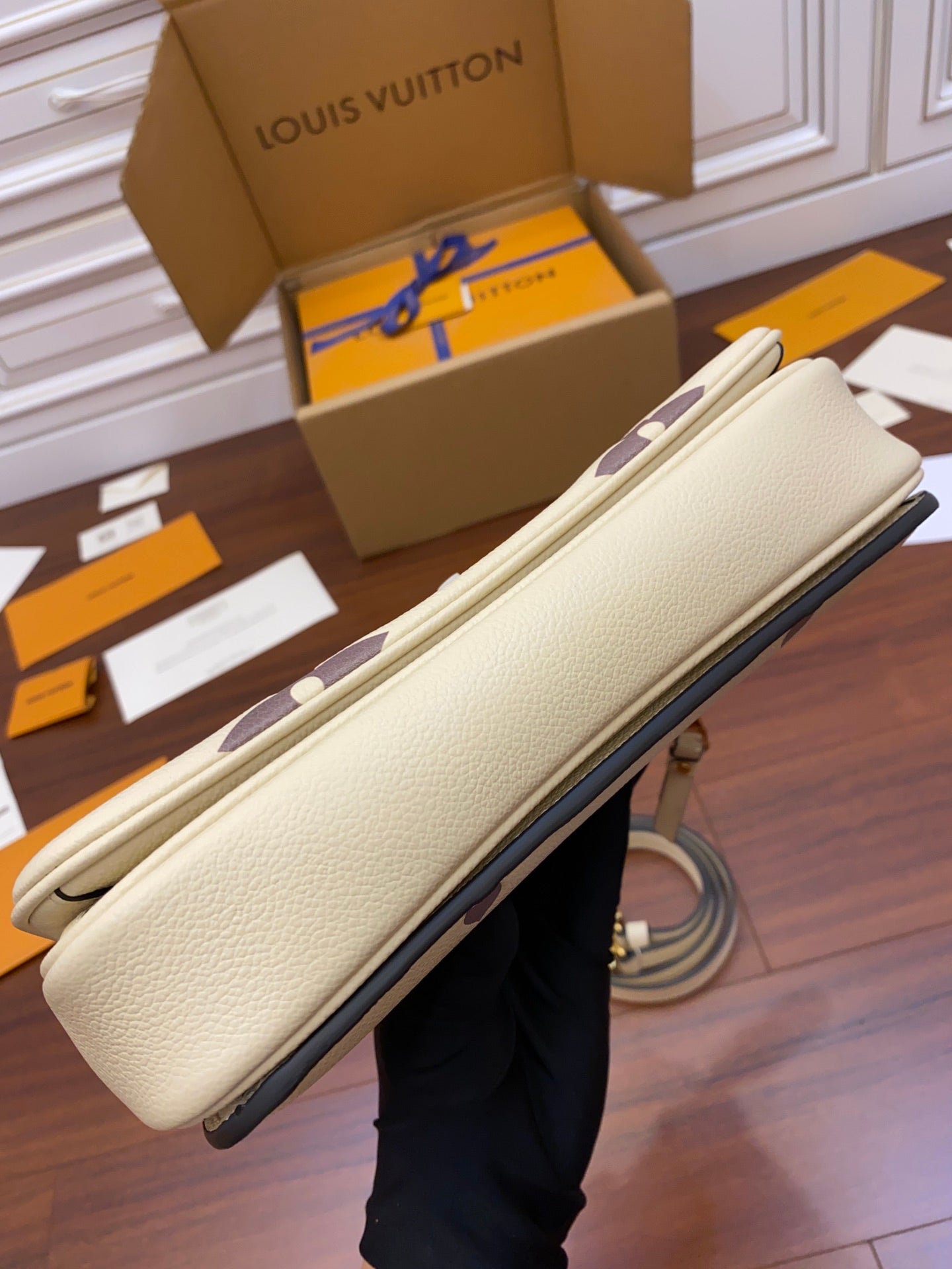 M45596 POCHETTE MÉTIS SHOULDER CROSS BODY BAGS WHITE 25cm