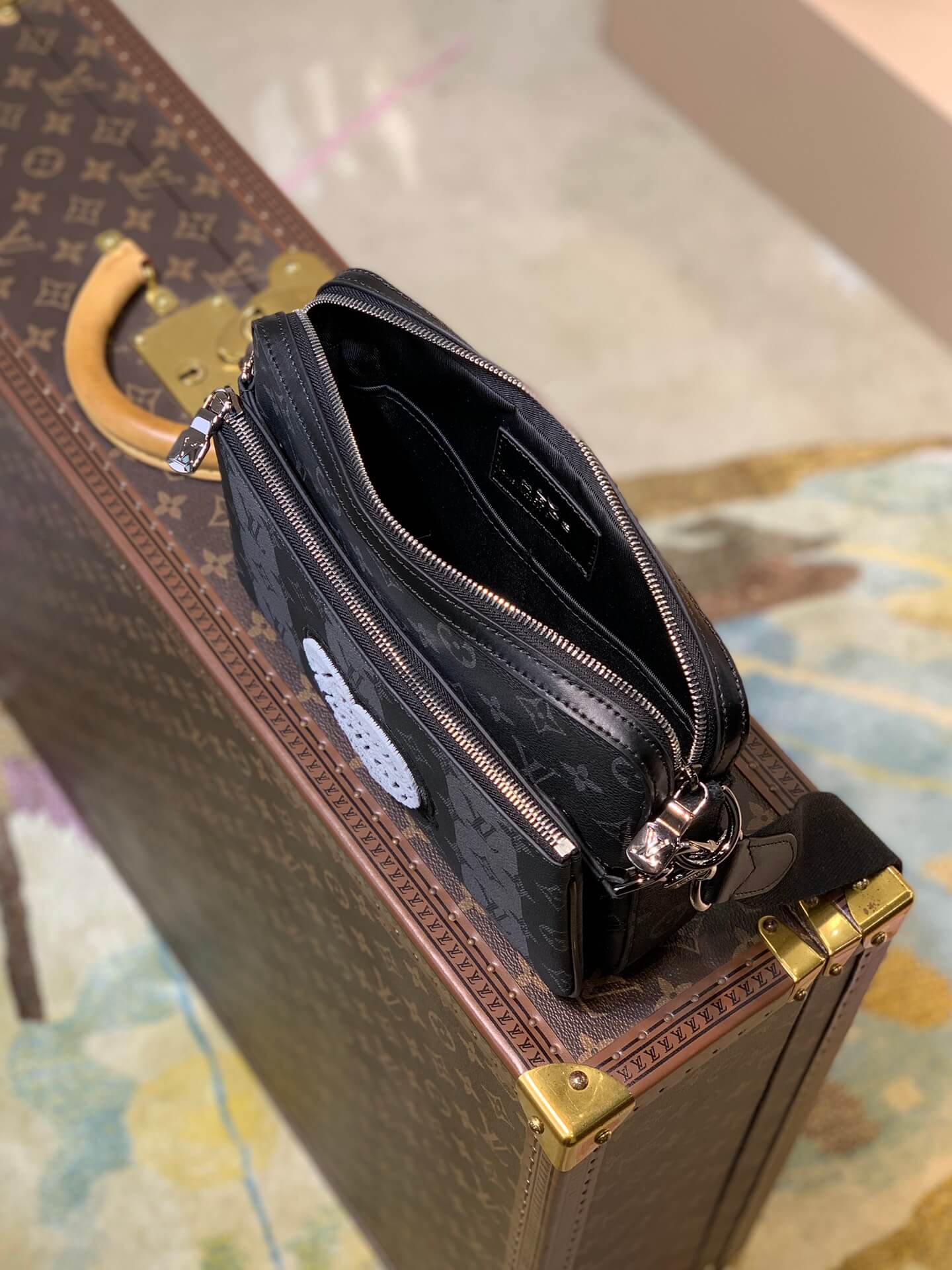 M45965 NIGO Trio shoulder bag cross body bags messenger bag black Men's bag Monogram