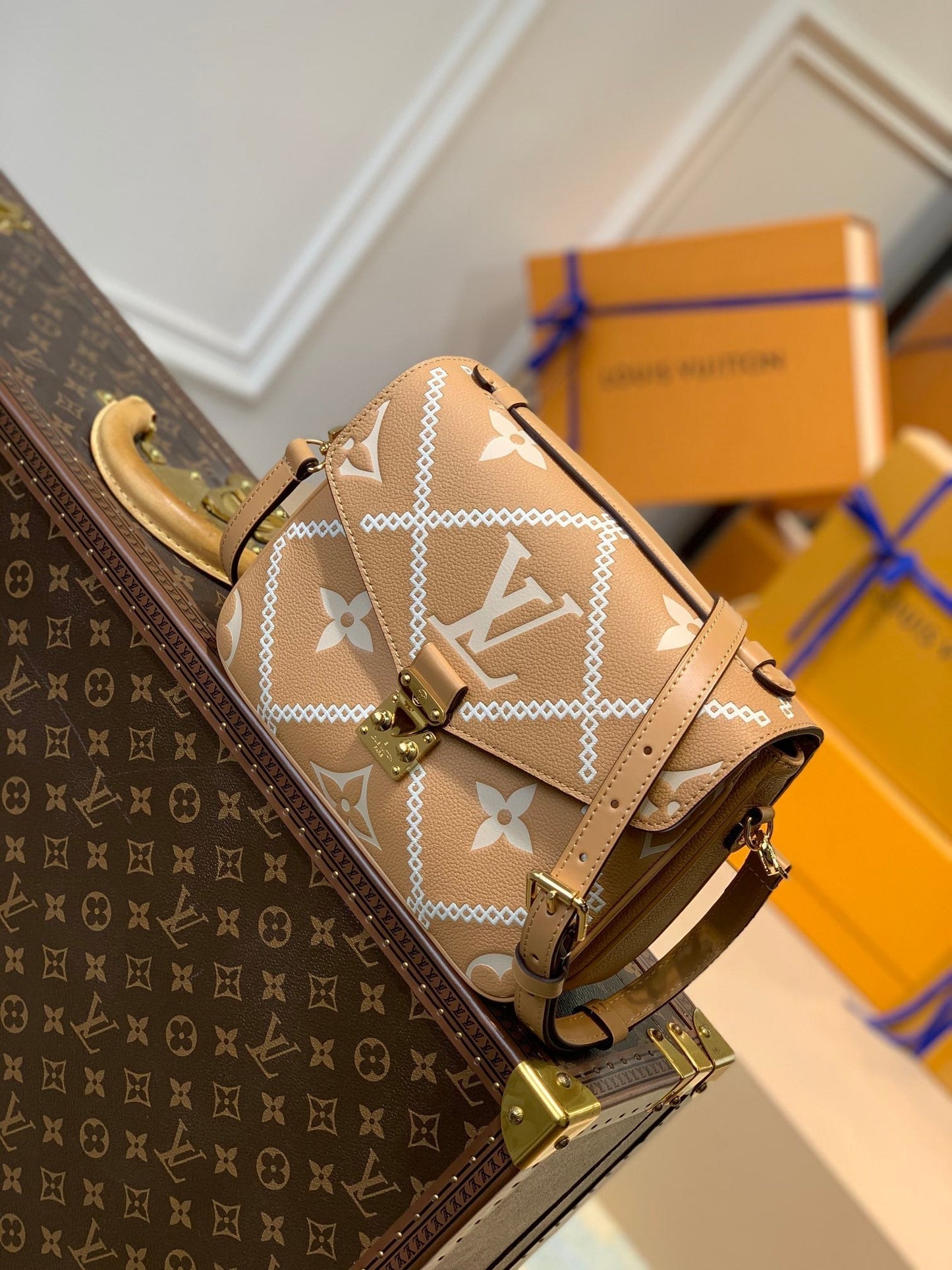 M46018 POCHETTE MÉTIS Arizona yellow shoulder bag Monogram Empreinte