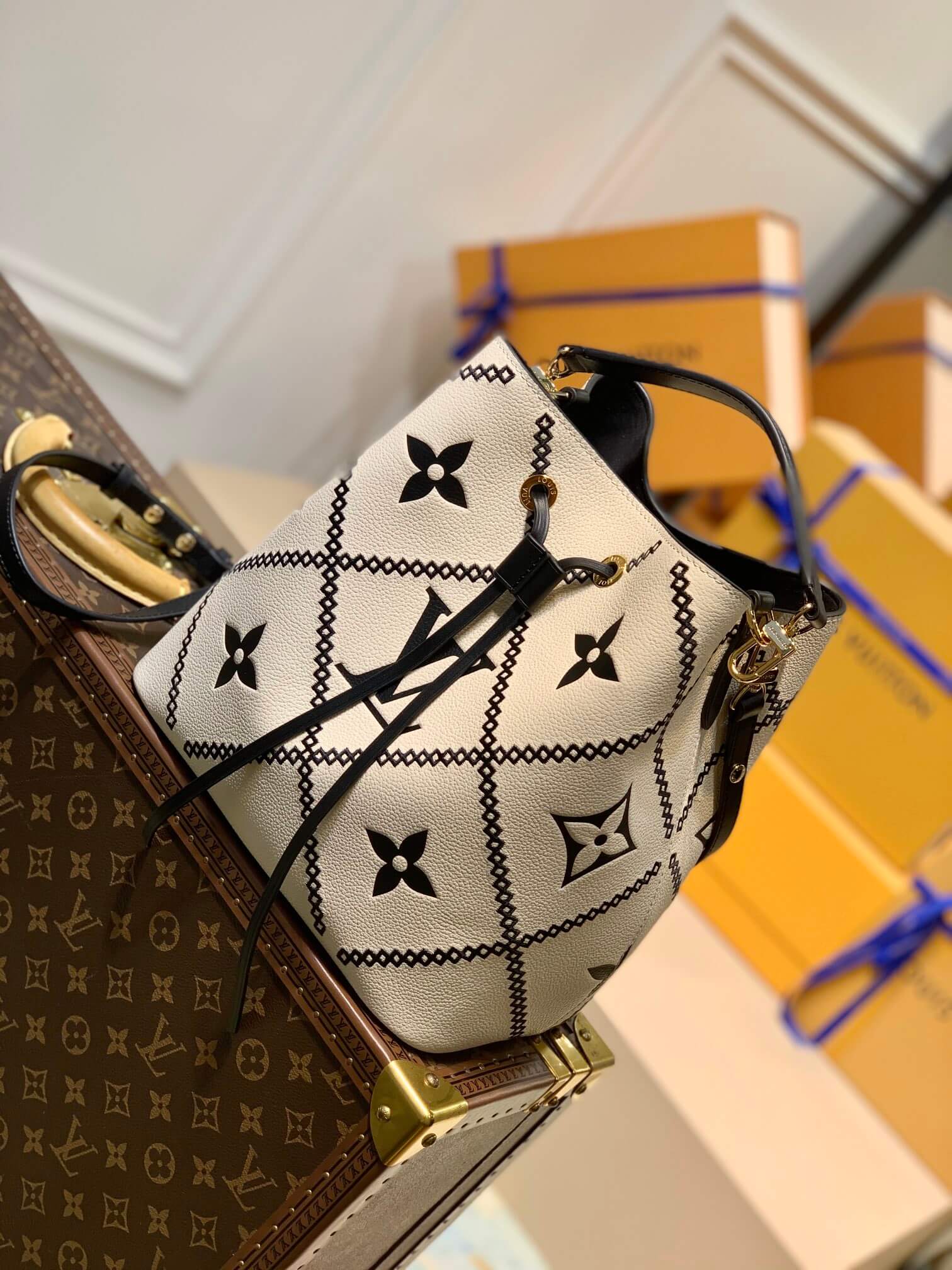 M46023 bucket bag NéoNoé Monogram Empreinte shoulder bag cross body bags milk white calfskin