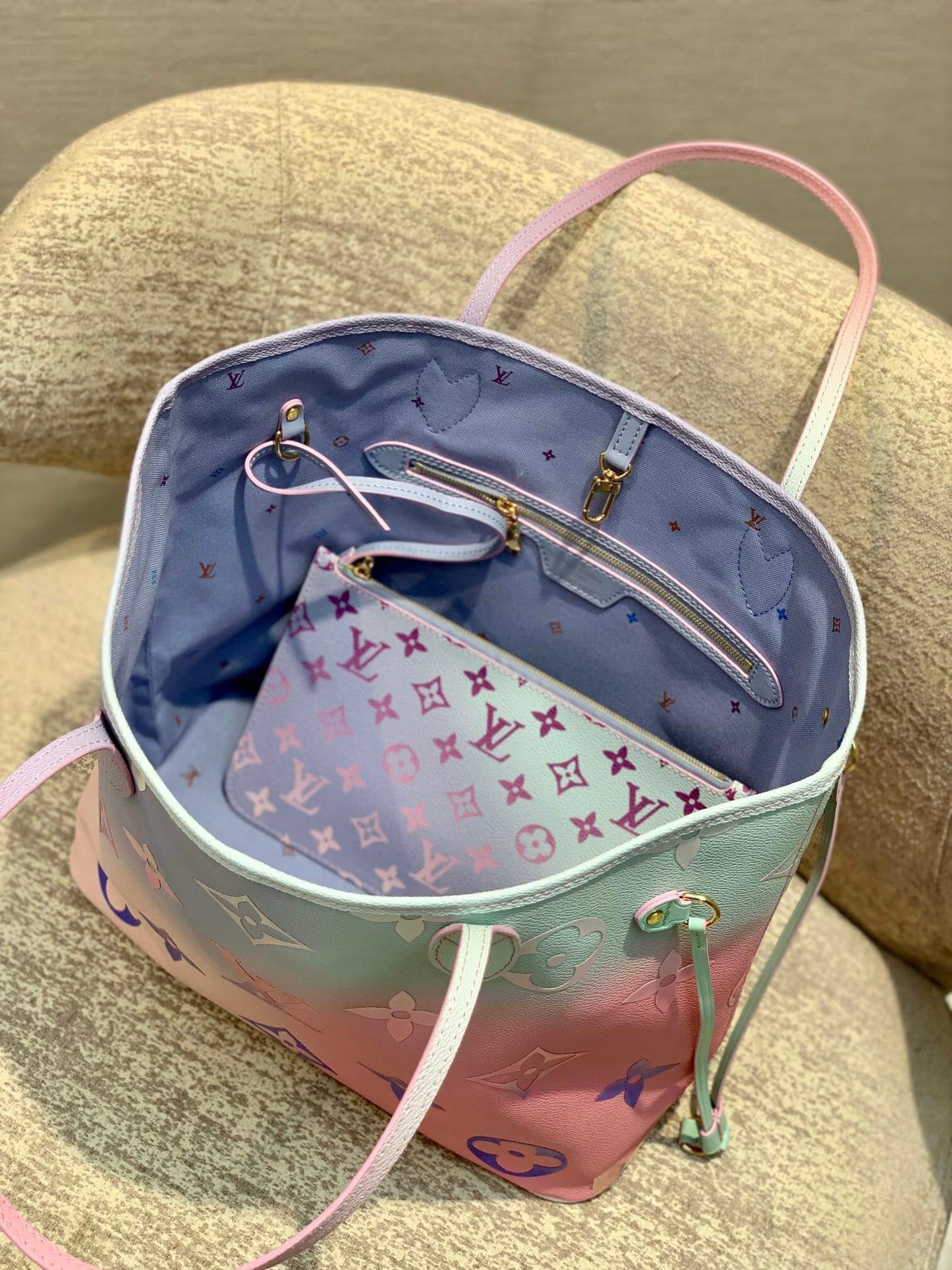 M46077 NEVERFULL MM Sunrise Pastel pink blue