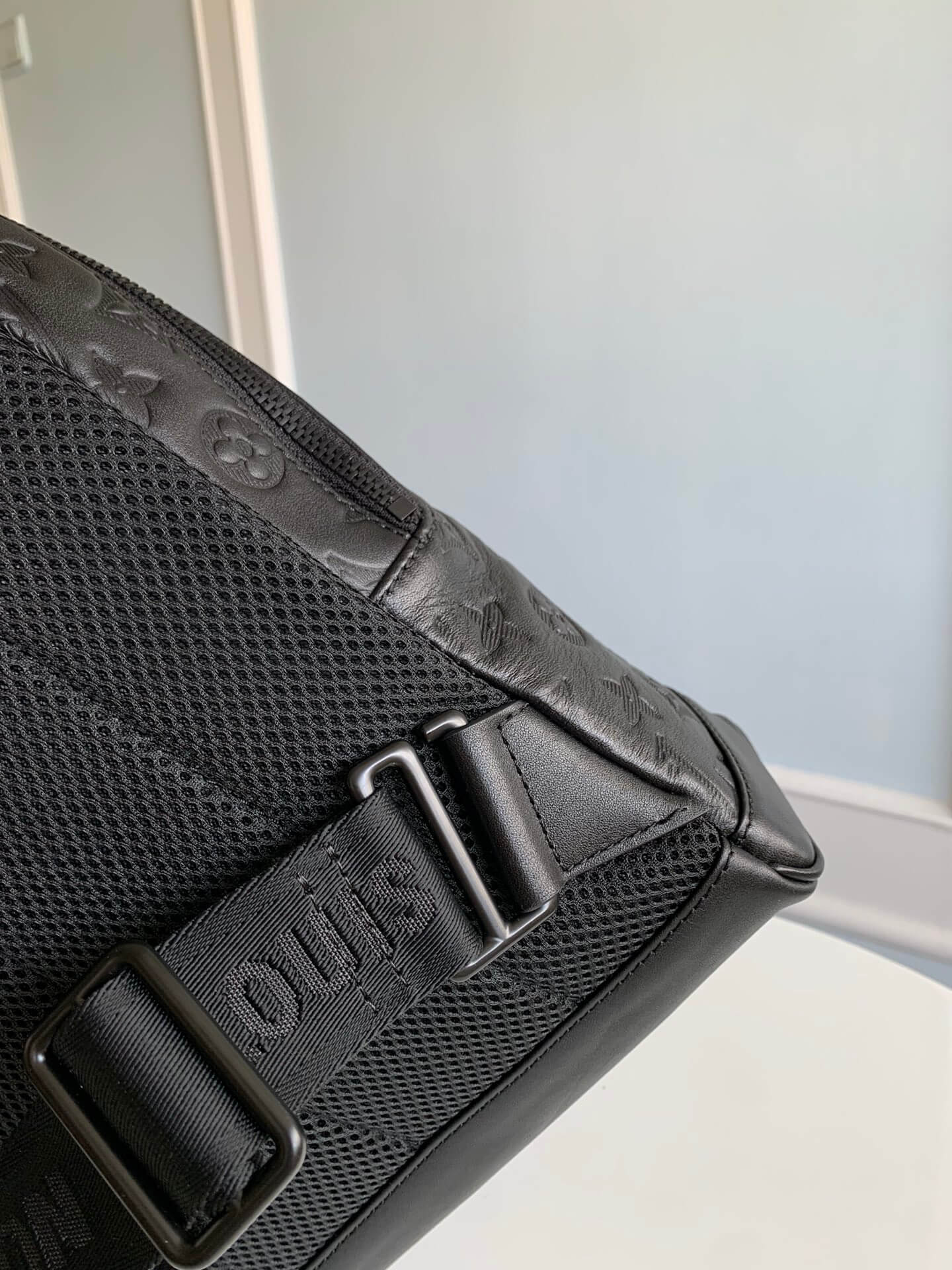 M46107 RACER Monogram Shadow chest bag black calfskin Men's bag bumbag