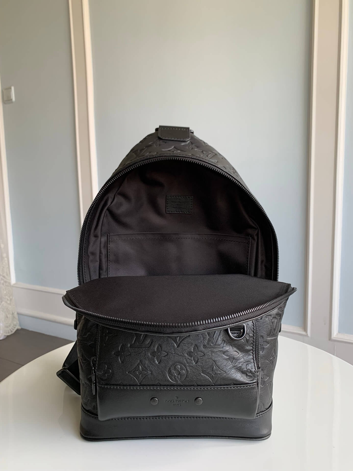 M46107 RACER Monogram Shadow chest bag black calfskin Men's bag bumbag