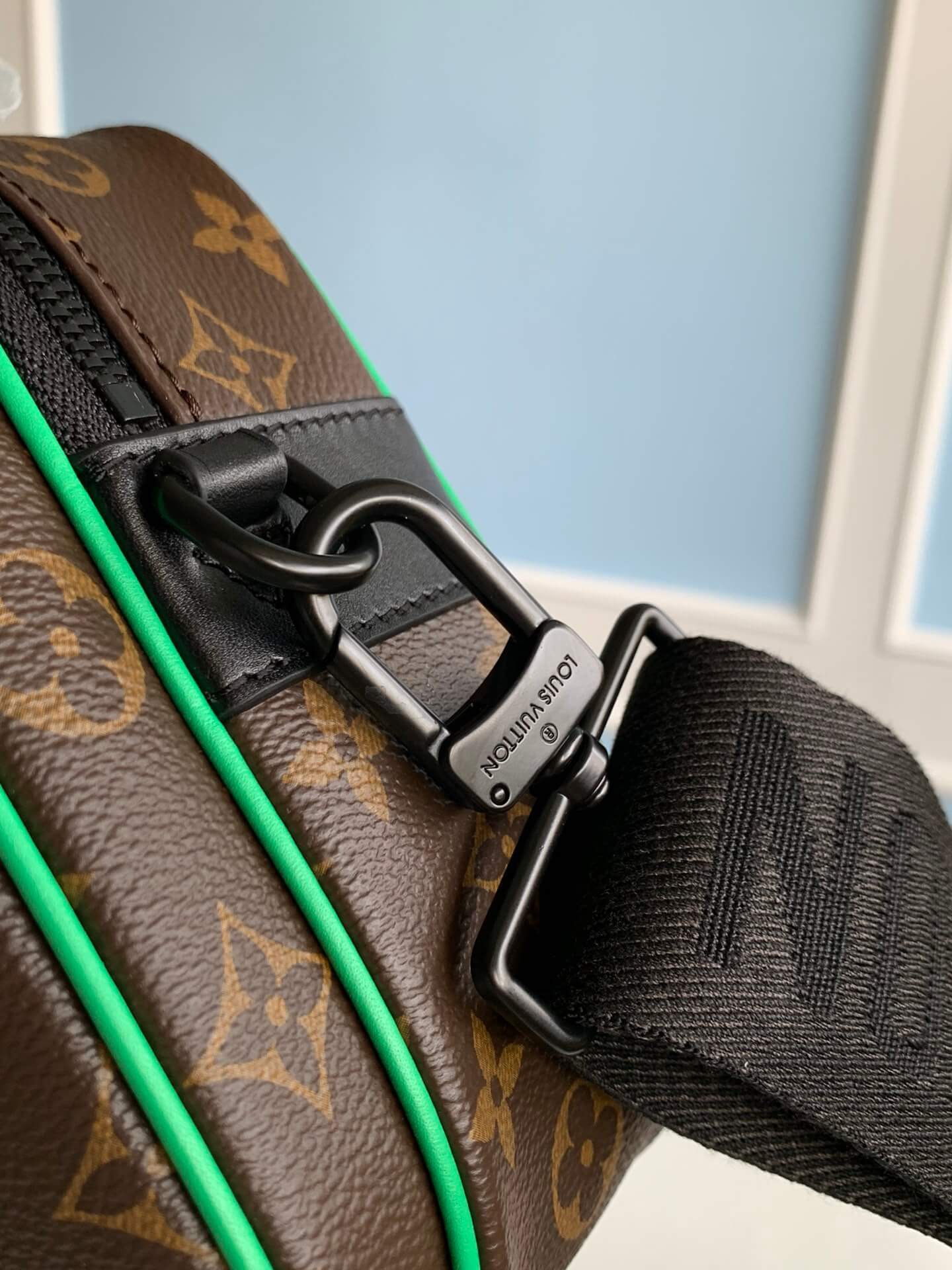 M46246 S LOCK MESSENGER Monogram Macassar green man bag Sac Plat shoulder bag