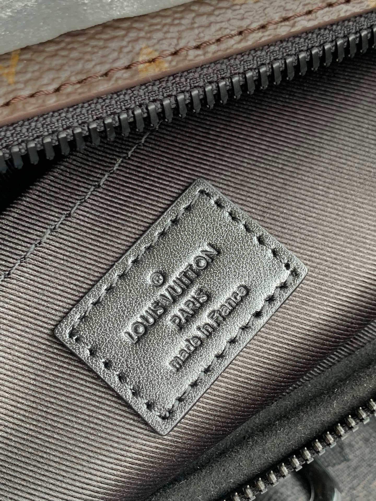 M46246 S LOCK MESSENGER Monogram Macassar green man bag Sac Plat shoulder bag