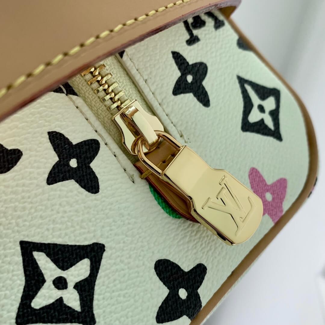 M47069 Locker Dopp Kit Monogram Makeup bag white