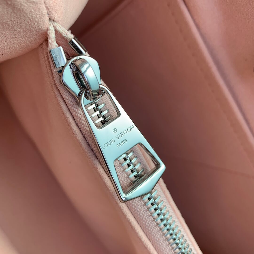 M59953 Marelle Tote MM Black grained Epi leather handbag