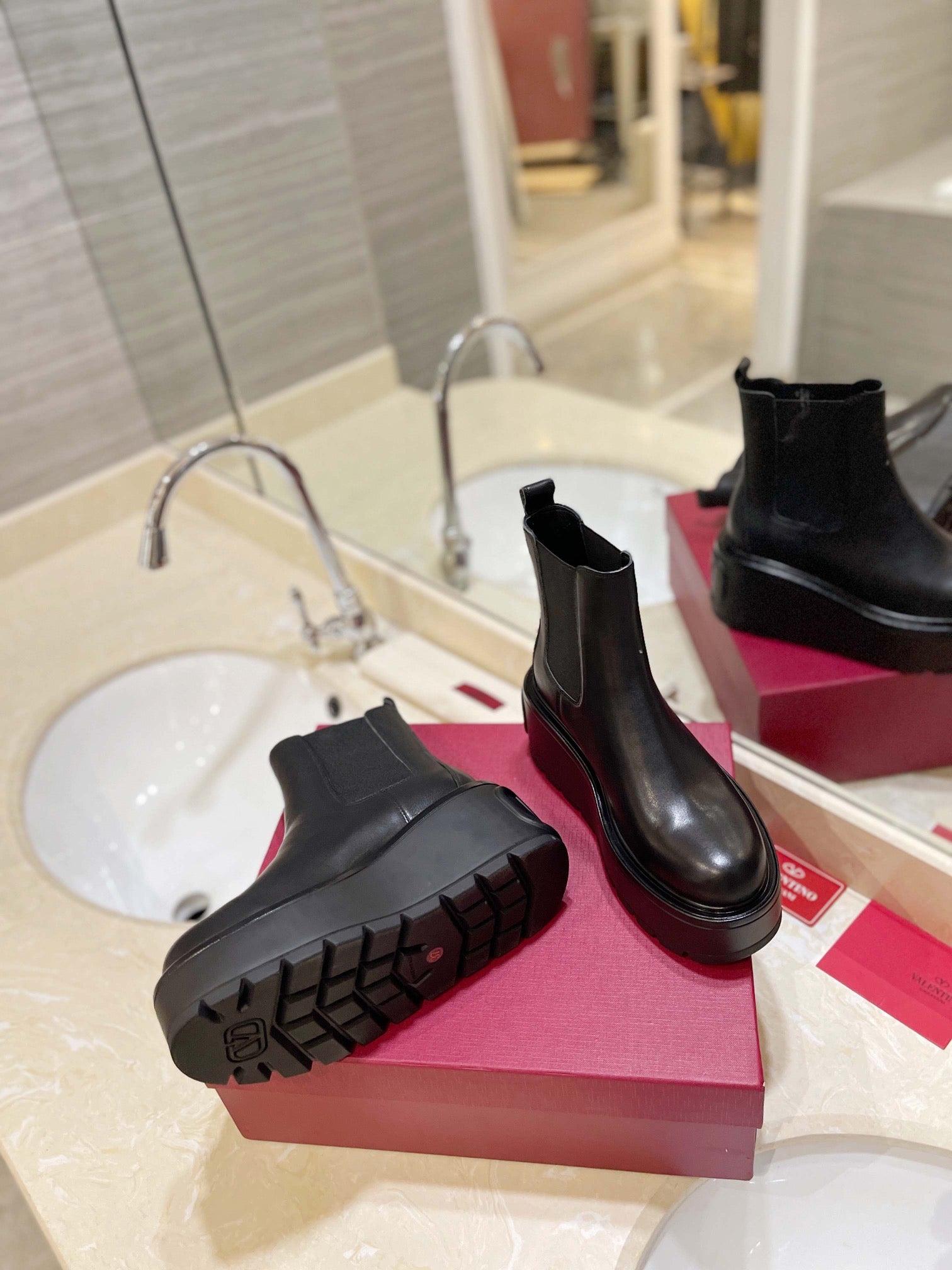 VALENTINO GARAVANI UNIQUEFORM V LOGO LEATHER PLATFORM BOOTS BLACK