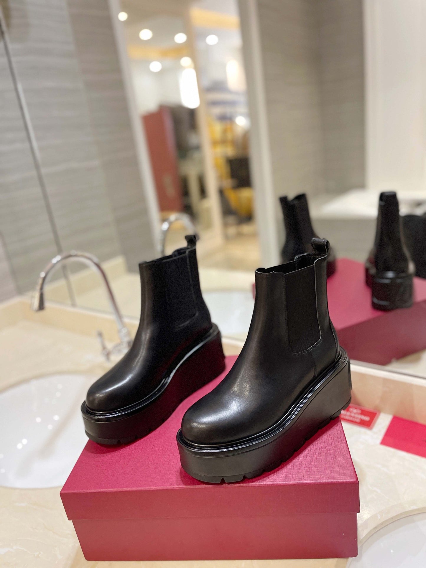 VALENTINO GARAVANI UNIQUEFORM V LOGO LEATHER PLATFORM BOOTS BLACK