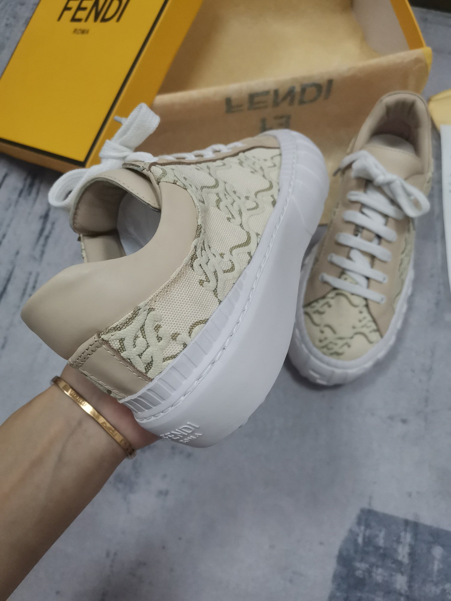 Luxury Shoes - FED - 632