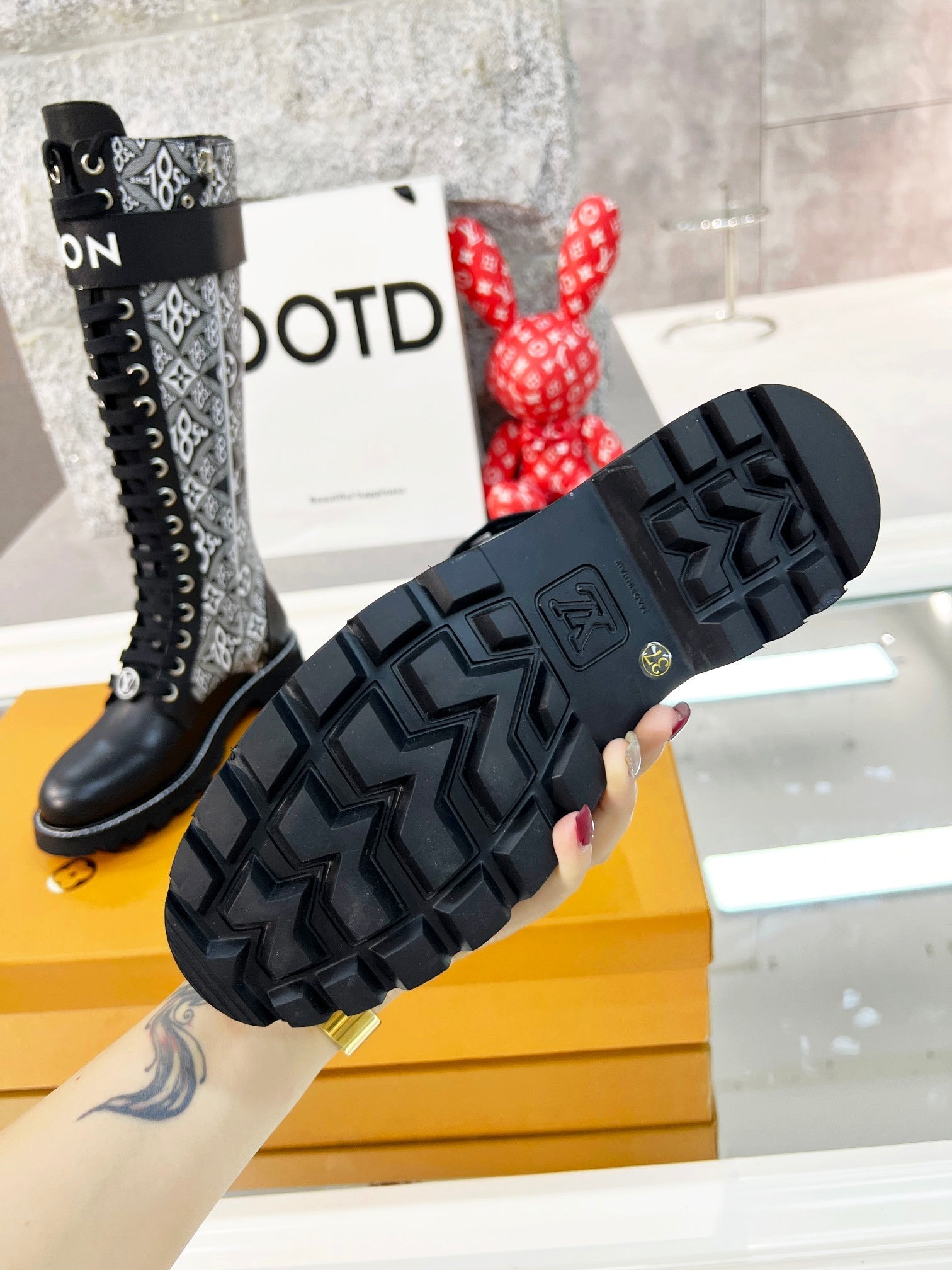 Luxury Shoes - LU-V - 489